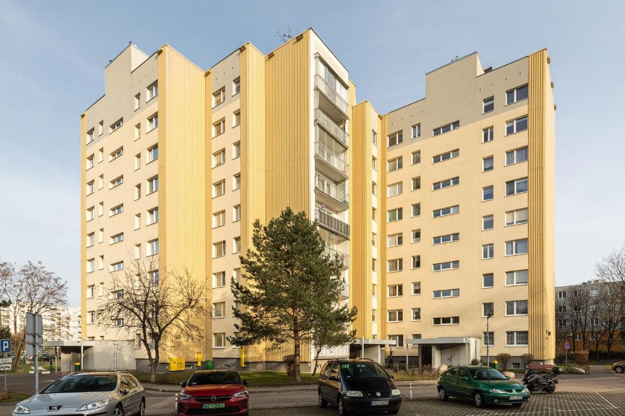 Room, Pirenejska 20 Cozy Rooms Varsovia Exterior foto